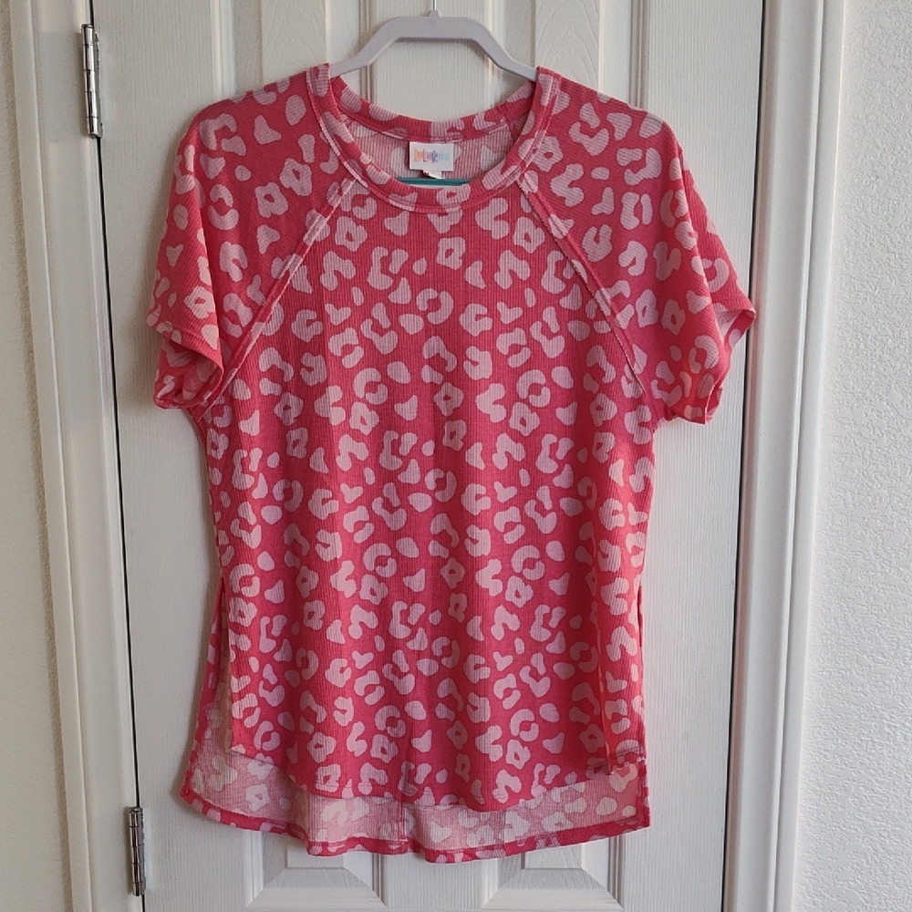 LuLaRoe Melanie Pink Animal Patterned Raglan Top Size Small NWT